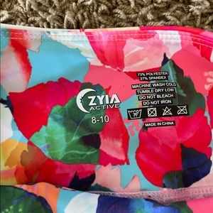 Zyia Capri leggings floral